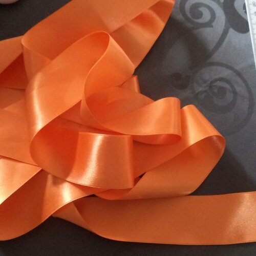 Ruban satin double face couleur orange largeur 3.5 cm neuf pour halloween 