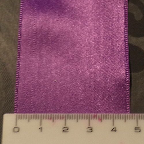 Ruban satin violet double face largeur 4.5 cm neuf de superbe qualité 
