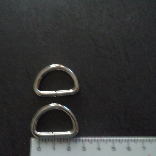 2 anneaux demi rond en métal argenté