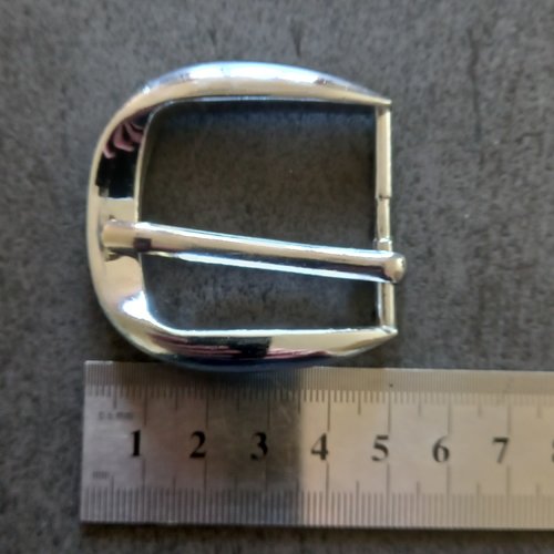 Boucle de ceinture en métal argenté