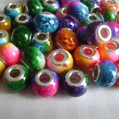 Perles en verre multicolores