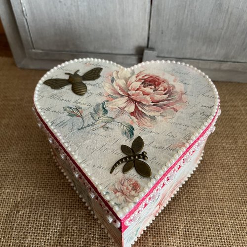 Boîte à bijoux " les pivoines "