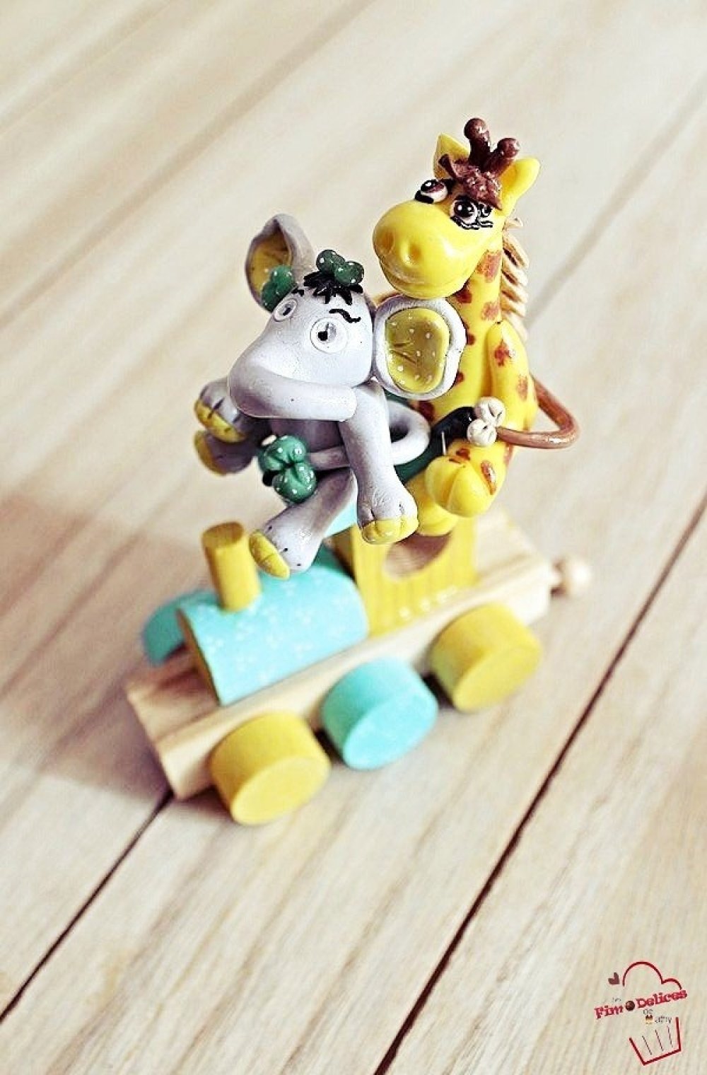 Decoration Chambre Bebe Petit Train En Bois Animaux Savane Fimo Cadeau De Naissance Decoration Bebe Un Grand Marche