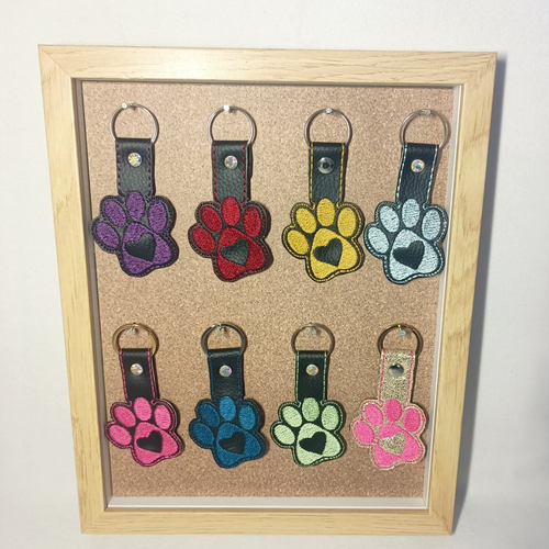 Porte clé avec broderie patte