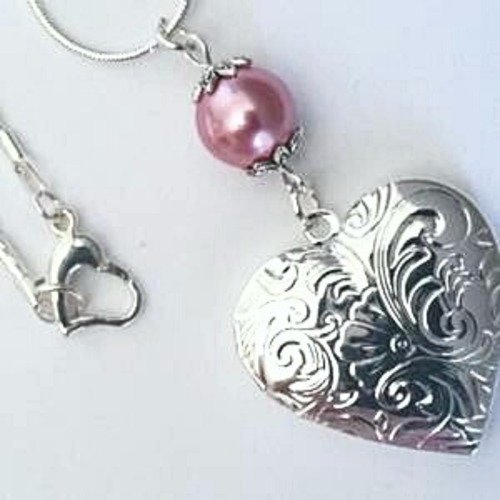 Collier pendentif "porte photo" coeur et chaîne plaqués argent et perle nacrée couleur vieux rose 