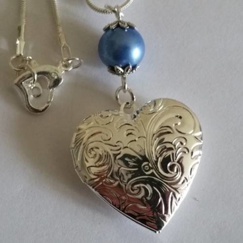 Collier pendentif  "porte photo" coeur avec chaîne en plaqué argent 925 et perle nacrée bleu pervenche, coupelles 