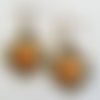 Boucles d'oreilles cabochon en pierre oeil de chat orange style rétro sur monture en laiton couleur bronze, attaches 
