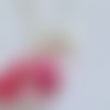 Collier bola de grossesse et chaîne plaqués argent 925, bille d'harmonie et pompon rose fuchsia , fleur en nacre blanche 