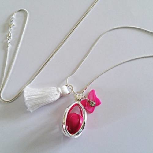 Collier bola de grossesse et chaîne plaqués argent 925, bille d'harmonie et papillon en nacre rose fuchsia, strass blanc 