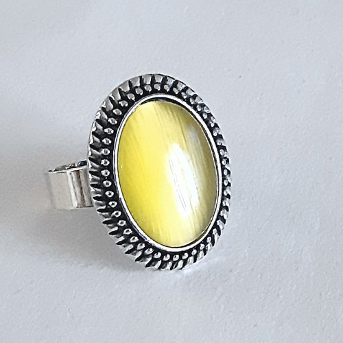 Bague Ovale Vintage Cabochon En Pierre Oeil De Chat Vert Jaune Sur Monture En Laiton Couleur Arge Un Grand Marche