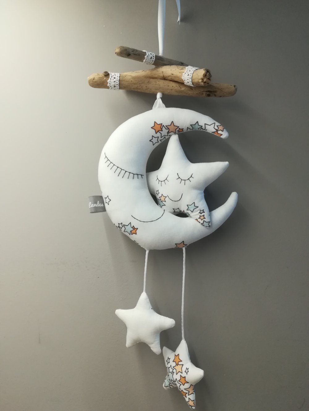 Decoration Murale Chambre Bebe Lune Etoiles Bois Flotte Un Grand Marche