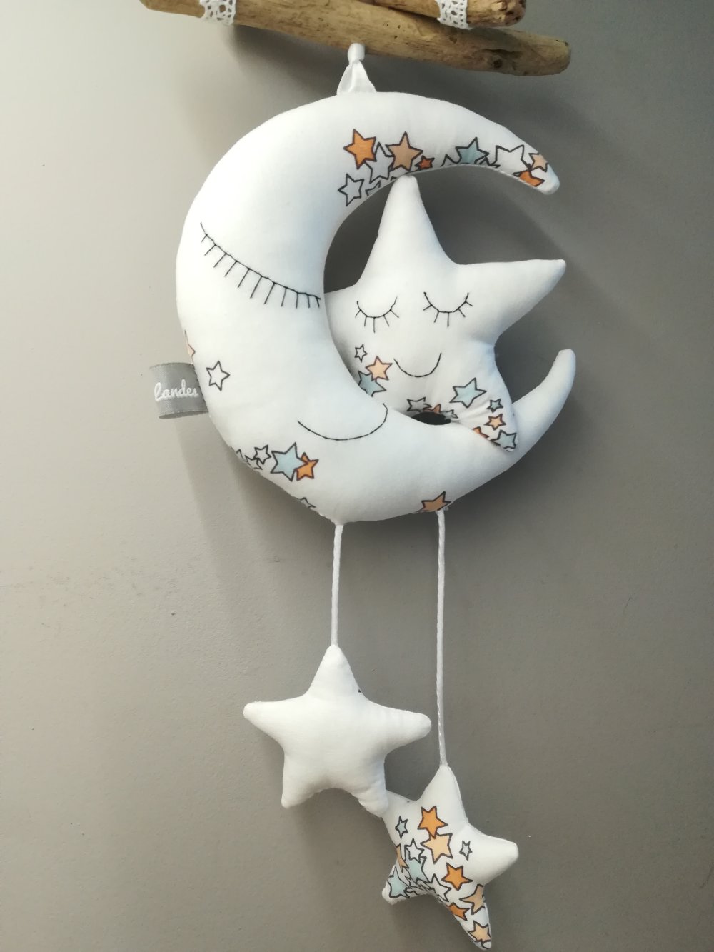 Décoration murale chambre bébé lune étoiles bois flotté Décoration murale chambre bébé lune étoiles bois flotté