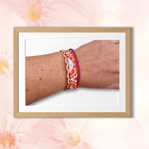 Bracelet liberty tissu, suédine, coton, aux motifs colorés, couleur rose, rouge, bleu, jaune et blanc