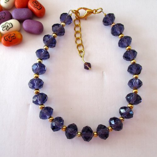 Bracelet en perles de verre de couleur mauve