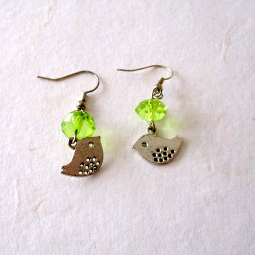 Boucles d'oreilles perle verte transparent et oiseau