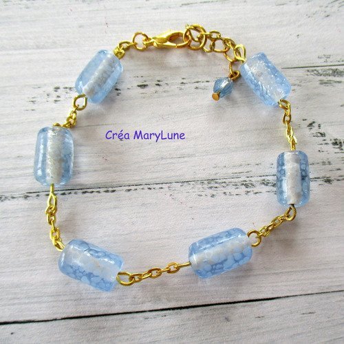 Bracelet en perles de verre bleu et chainette dorée- 2137212