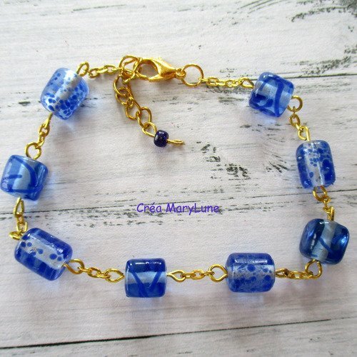 Bracelet de perles en verre de couleur bleu et chainette dorée- 2138486