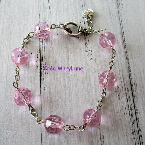 Bracelet en perles de verre a facettes de couleur rose et chainette argentée -  18 cm réglable - 2157561