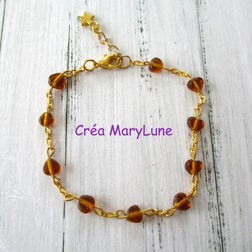 Bracelet en perles de verre en forme de coeur couleur caramel et chainette dorée - 18 cm réglable - 2157592