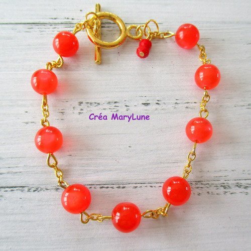 Bracelet en perles de verre de couleur rouge oeil de chat et chainette dorée - 18 cm réglable - 2182886