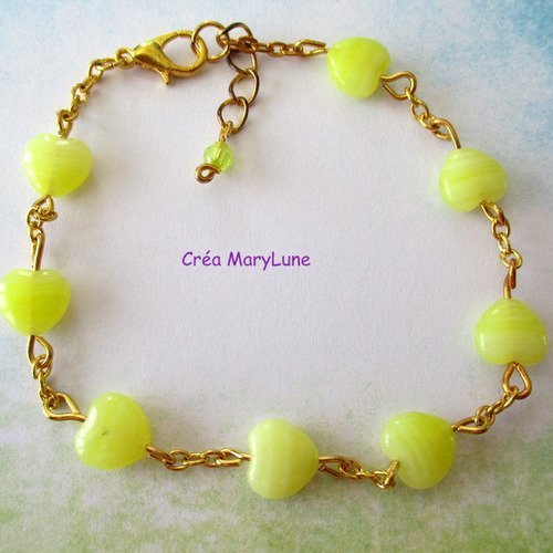 Bracelet en perles de verre en forme de coeur jaune et chainette dorée - 2253443