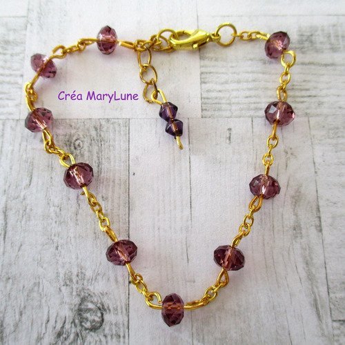 Bracelet en perles de verre transparent de couleur prune et chainette dorée - 17 cm réglable - 2276978