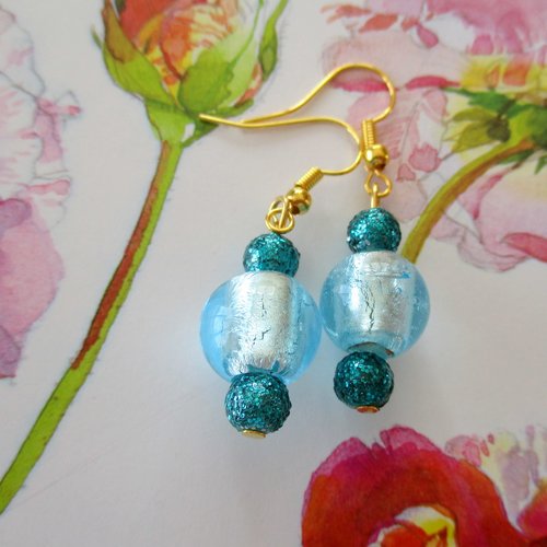 Boucles d'oreilles à crochets en acier chirurgical perle bleue et turquoise