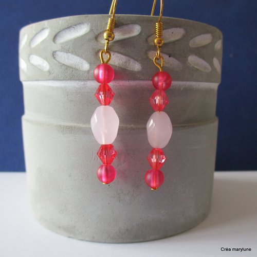 Boucles d'oreilles ovale rose et perles fuchsia - crochets en acier chirurgical