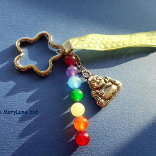 Porte clés ou grigri aux couleurs des chakras du corps 