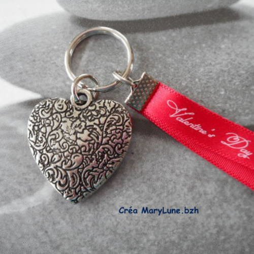 Petit porte clés a grand coeur ou grigri de  st valentin 