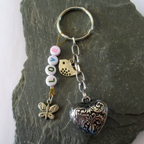 Porte clés, bijou de sac ou grigri papillon "love"