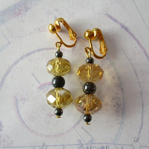 Clips boucles d'oreilles perles en verre et perle en métal doré