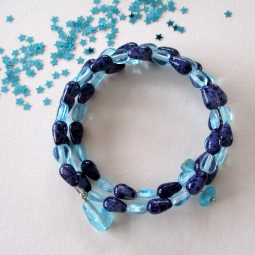 Bracelet à mémoire de forme, gouttes bleues transparentes et opaques