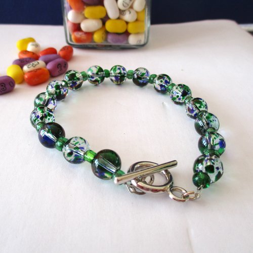 Bracelet de perles en verre transparent à taches de couleur bleue et verte