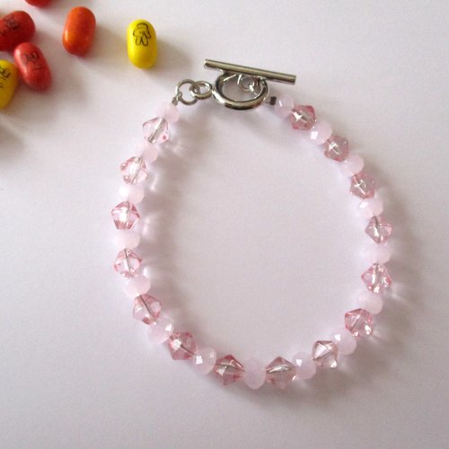 Bracelet en perle de verre rose transparentes et opaques