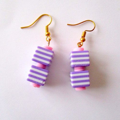 Boucles d'oreilles à perles cubiques mauve