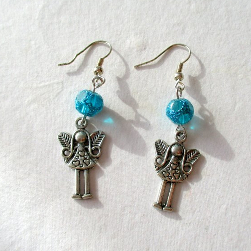 Boucles d'oreilles un ange et sa perle bleue