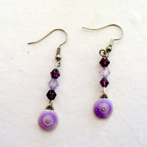 Boucles d'oreilles petit disque émaillé lilas