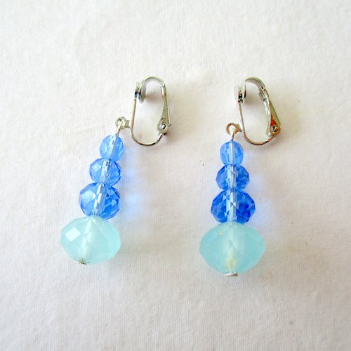 Clips boucles d'oreilles dégradé de perles transparente et translucide de couleur bleues