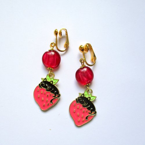 Clips boucles d'oreilles perle rouge et chat fraise