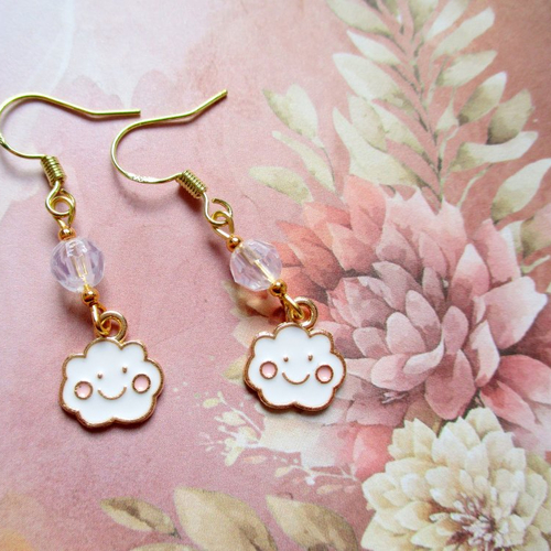 Boucles d'oreilles petit nuage blanc et perle translucide