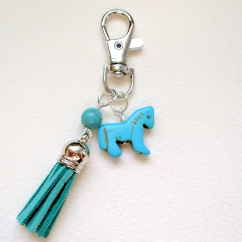 Porte clés, bijou de sac, charm's  cheval turquoise et pompon vert