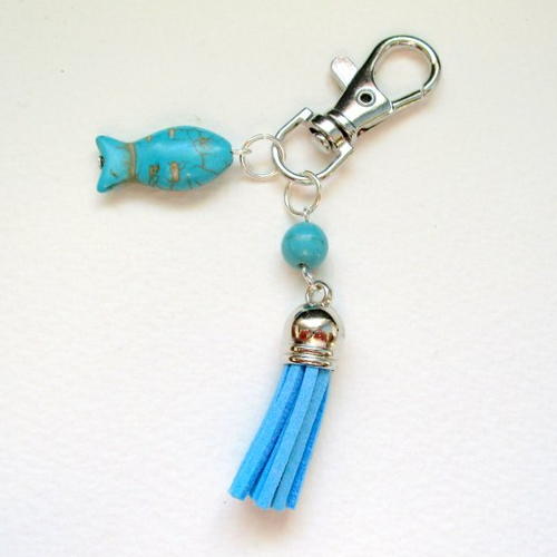 Porte clés, bijou de sac, charm's  poisson turquoise et pompon bleu