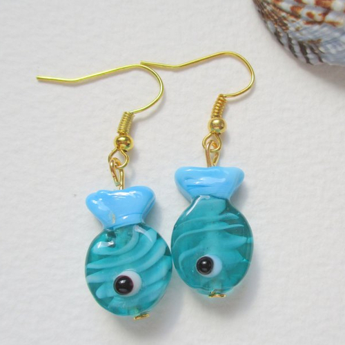 Boucles d'oreille pour oreilles percées petit poisson tête en bas - personnalisable clips