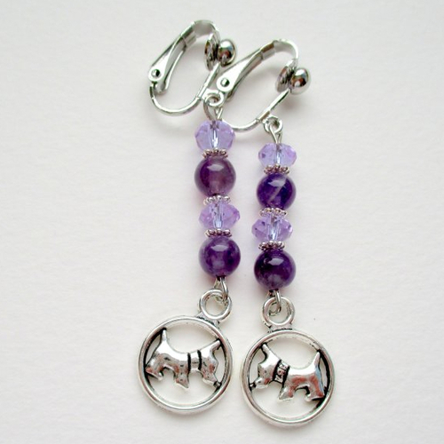 Clips boucles d'oreilles pendantes petits chiens a perles de couleurs - pierres semi-précieuse- choix de support clips ou crochet
