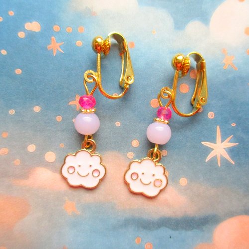 Boucles d'oreilles pendantes petit nuage souriant. clips pour oreilles non percées