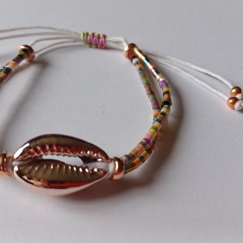 Bracelet coquillage " cauri" et  "miyuki "