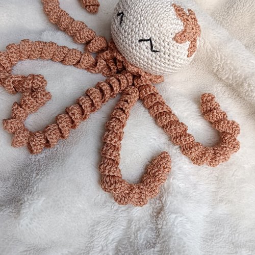 Le poulpe de naissance