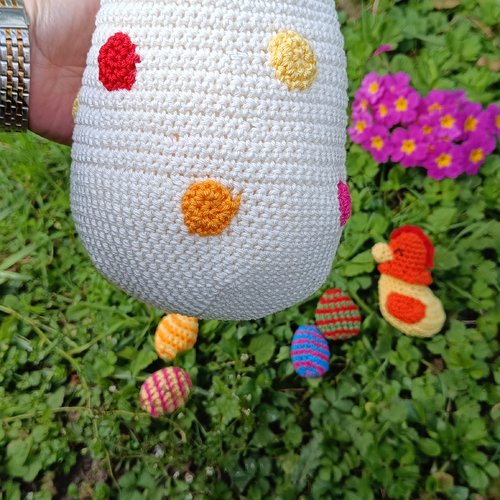 Œuf de pâques au crochet et ses 6 petits œufs