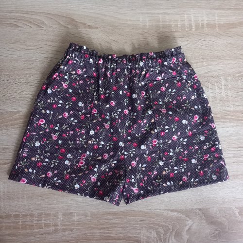 Short fille taille 6 ans